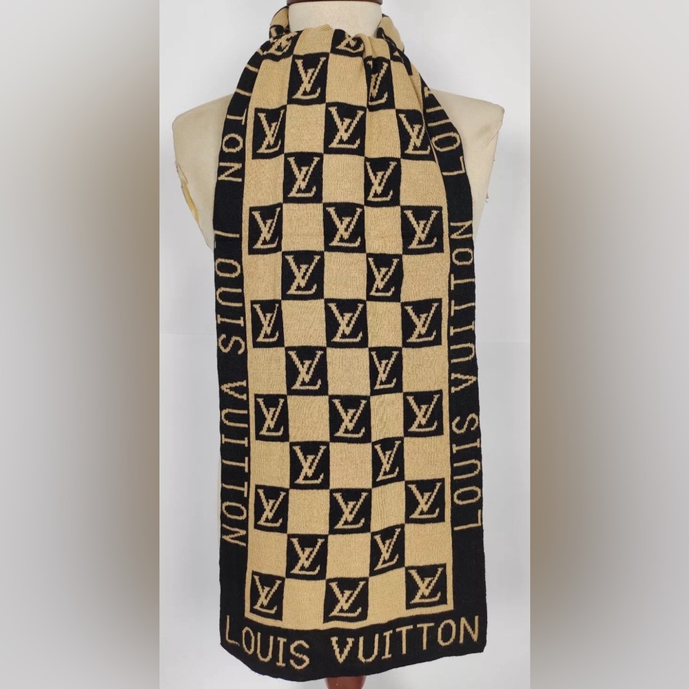 Louis Vuitton soft wool scarf - Picture 1 of 7
